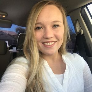 Meet your Posher, Stephanie